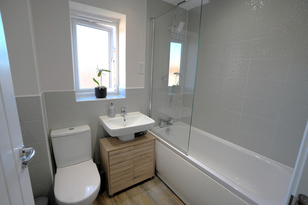 Family Bathroom.jpeg