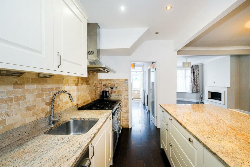 19 Tudor Road-7_web.jpg