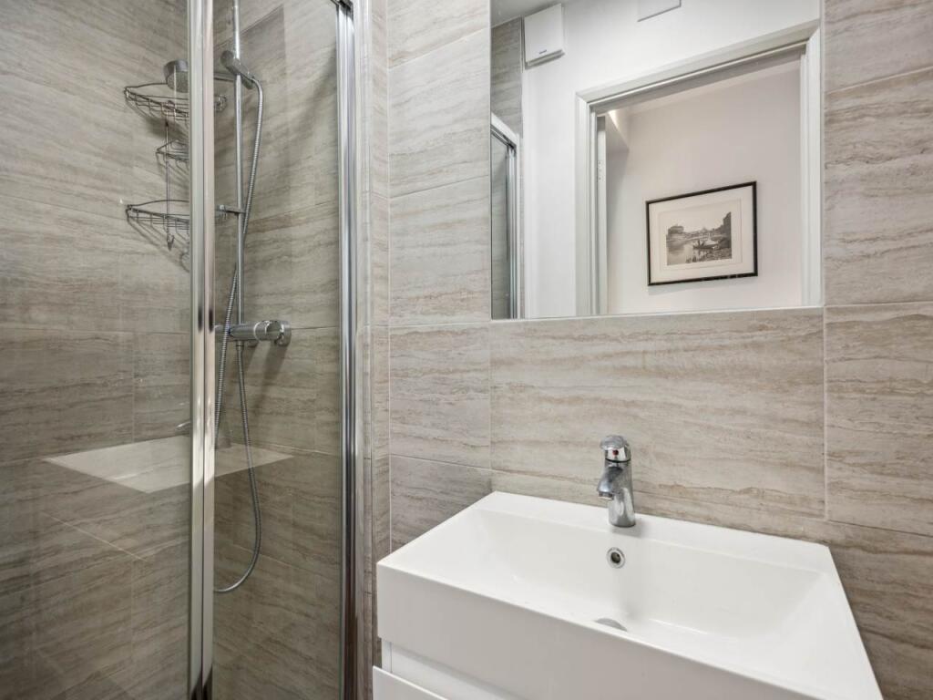 F2, 44 ONGAR ROAD, S