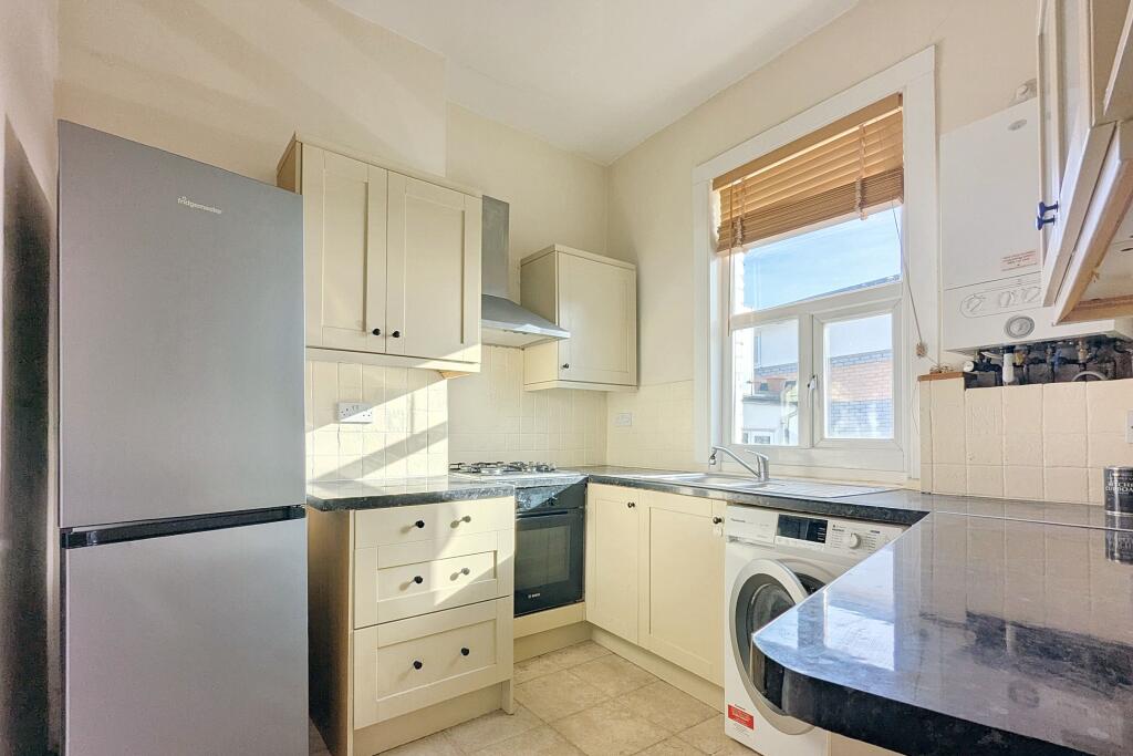 17a Penge Lane, Penge, London, SE20 7DU