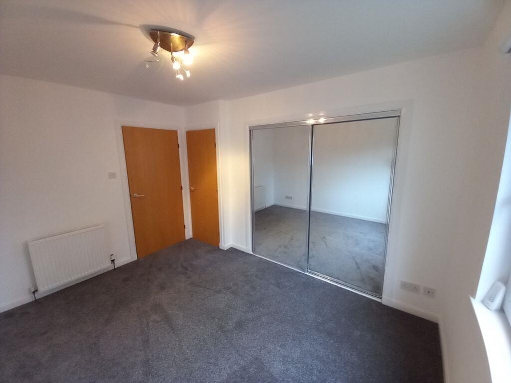Back Bedroom (1)