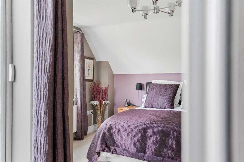 MULBERYY CLOSE (22).jpg