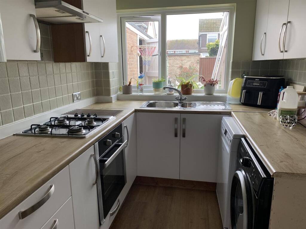 Kitchen..jpg