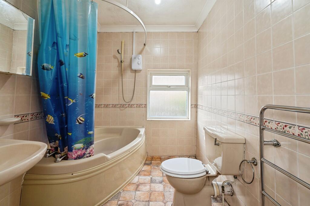 En Suite Bathroom