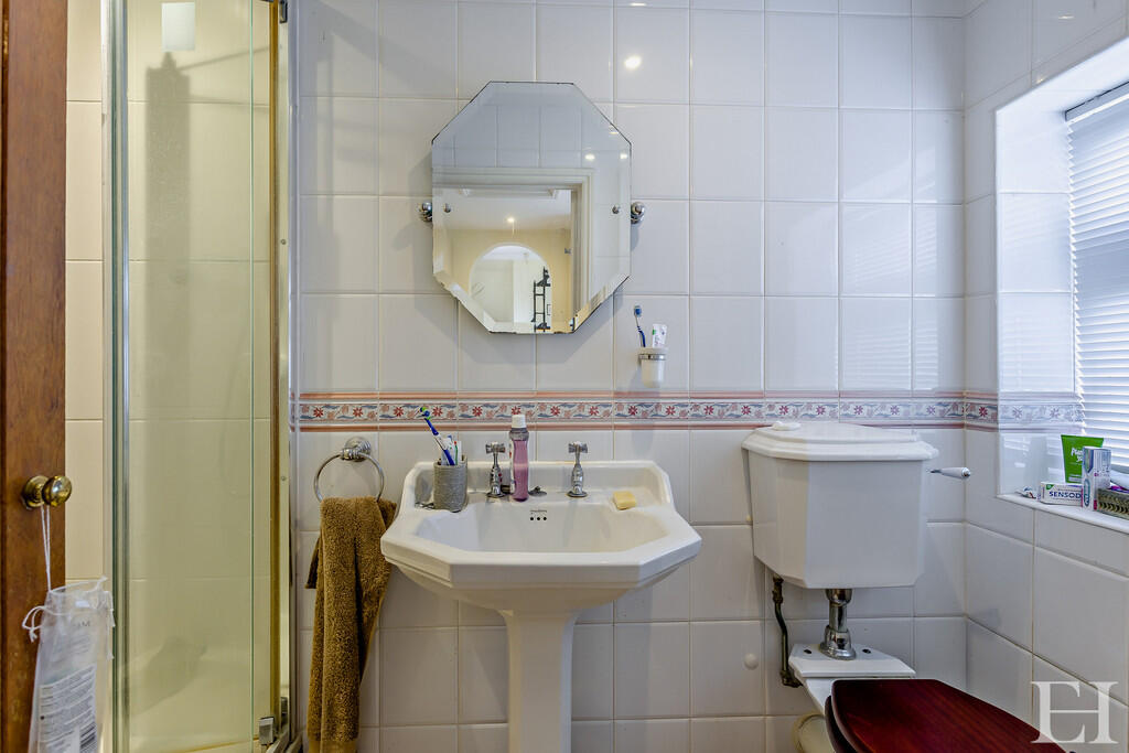 8646670-interiorW...