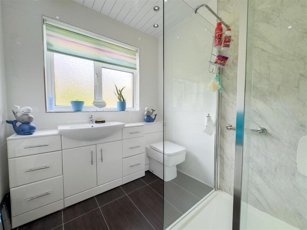Family Shower Room