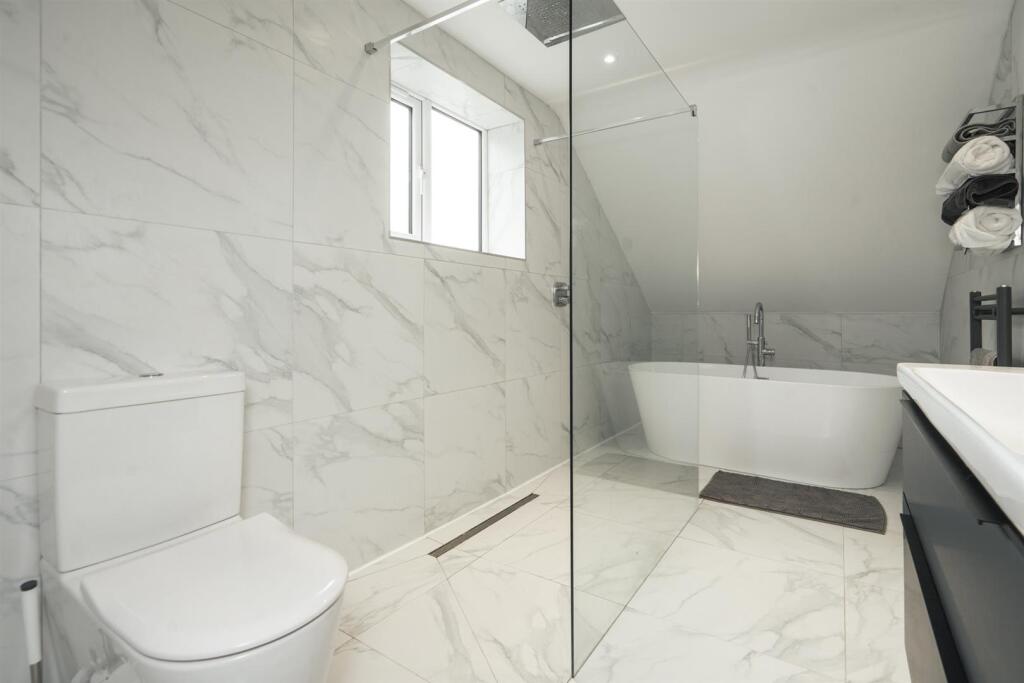 Master Bedroom Ensuite