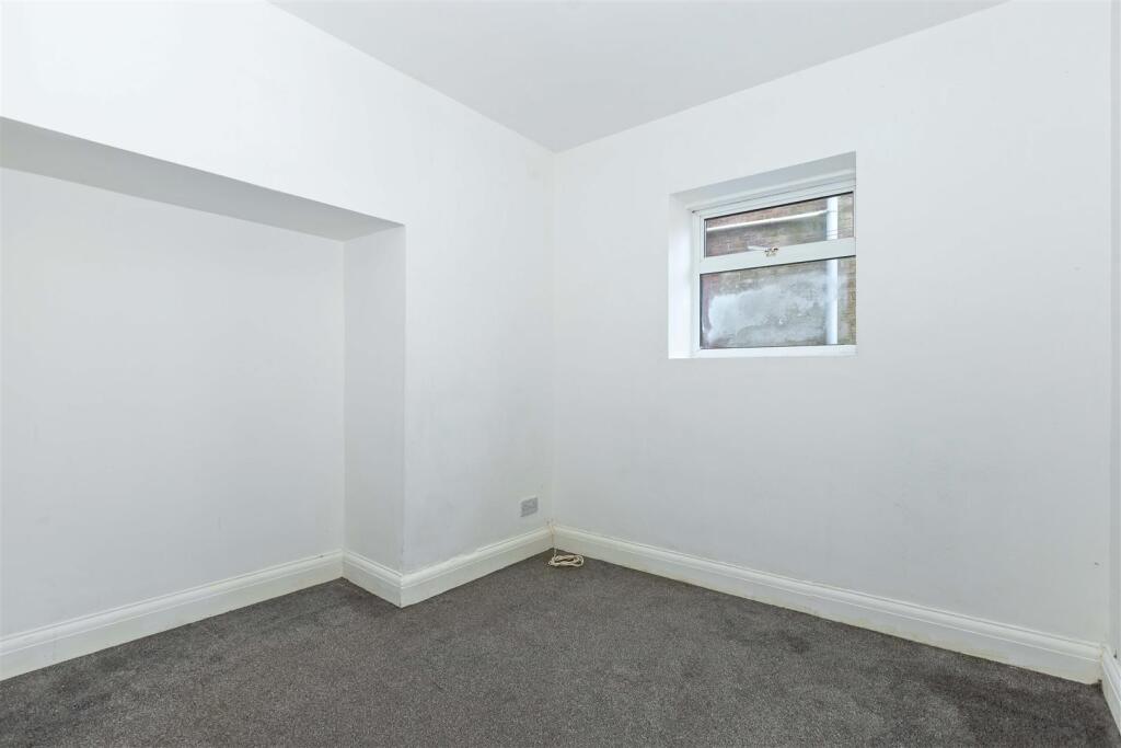 4 88 South Terrace_1.JPG