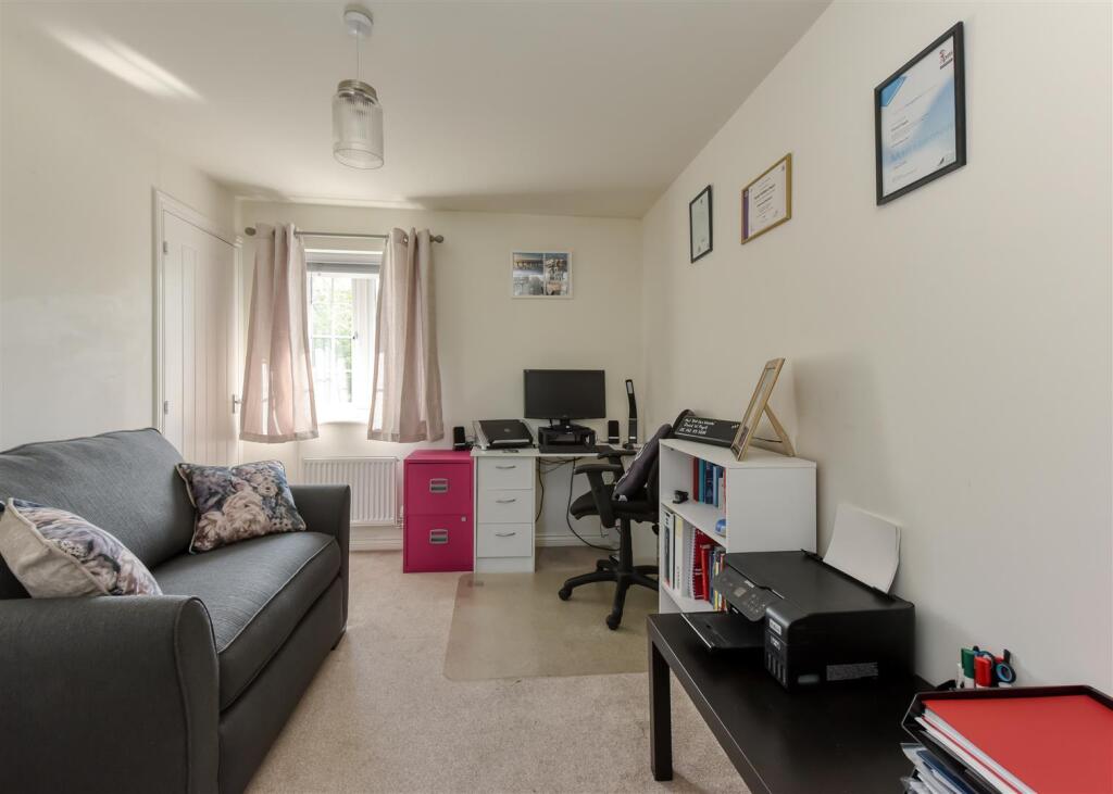 45 Sandy Lane-bed4.jpg