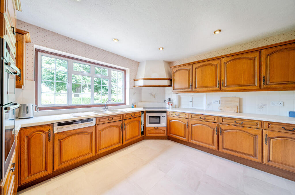 1315939-24-685ad1...