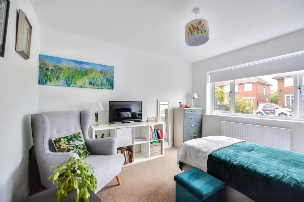 Bedroom/Sitting Room