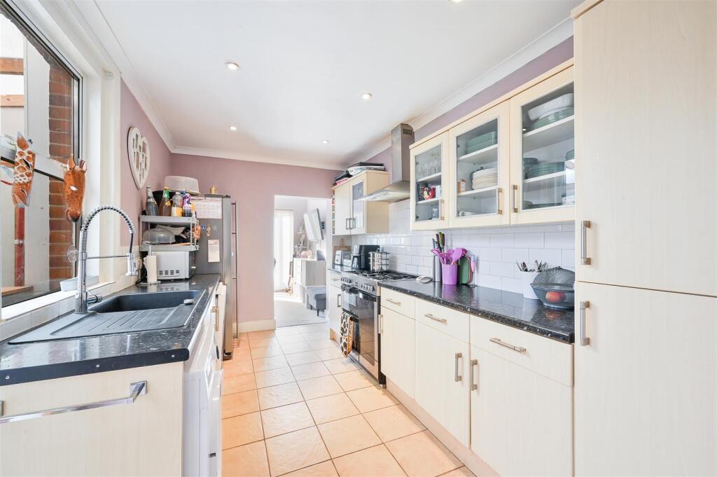 LYME REGIS ROAD, 34- (4).jpg