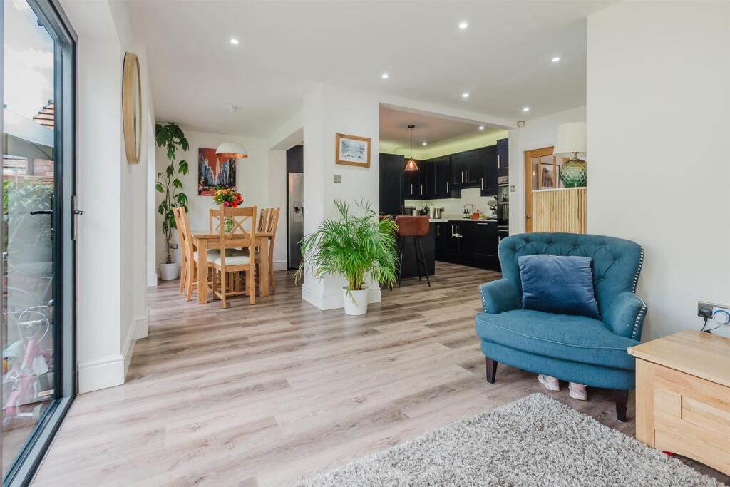 Live In Dining Kitchen