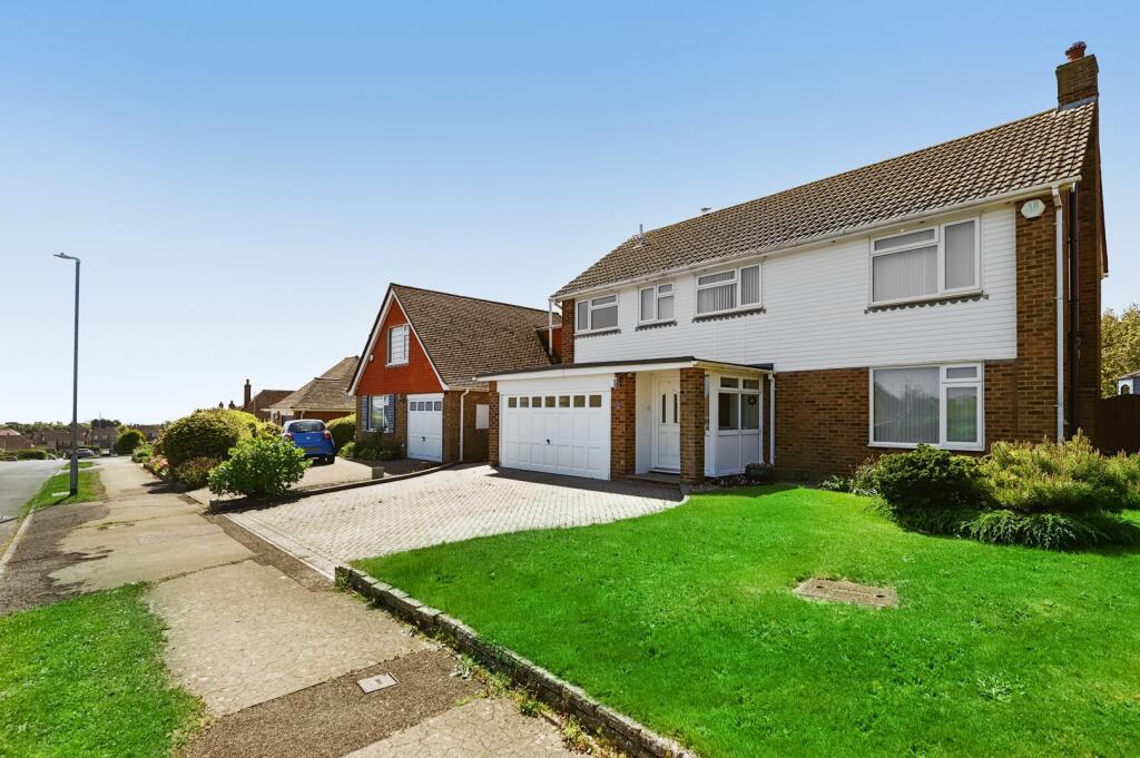 27 Saltdean Way TN39 (24).jpg