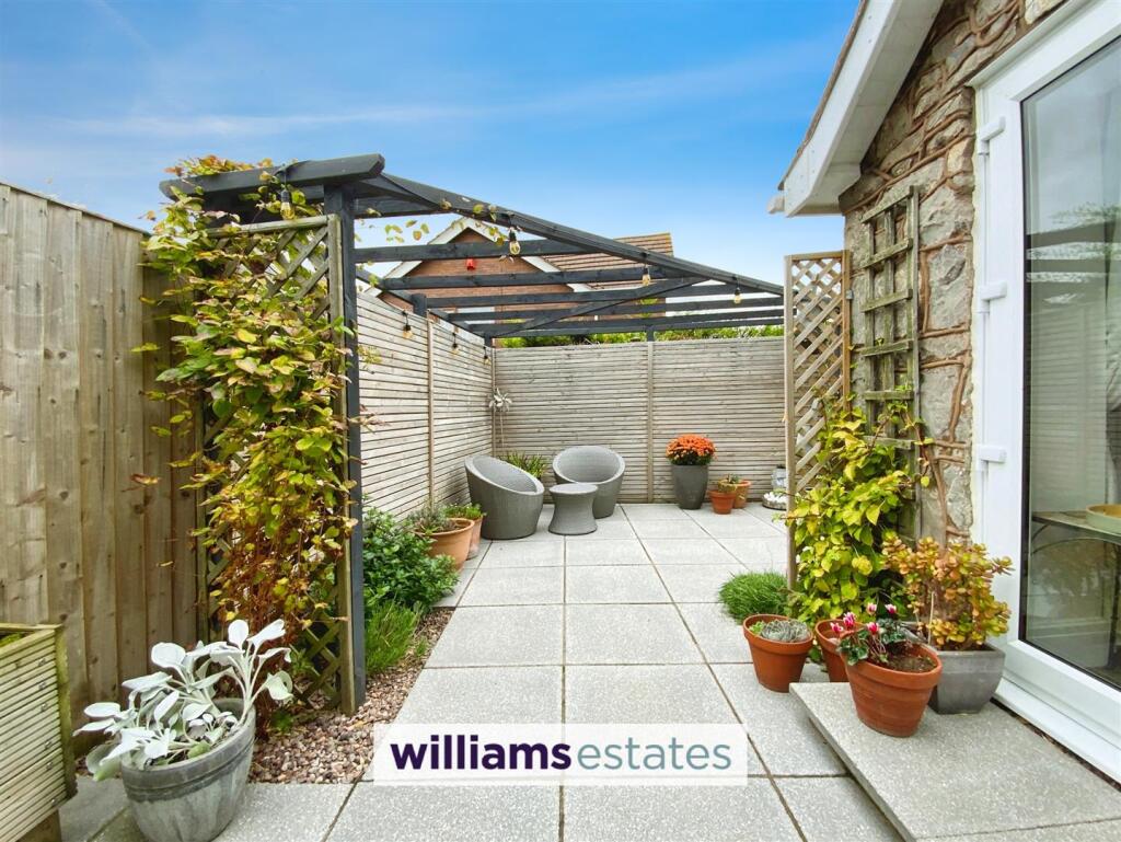 enclosed rear patio