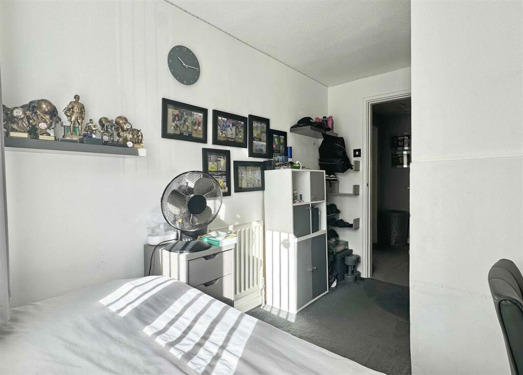 Bed 3.jpg