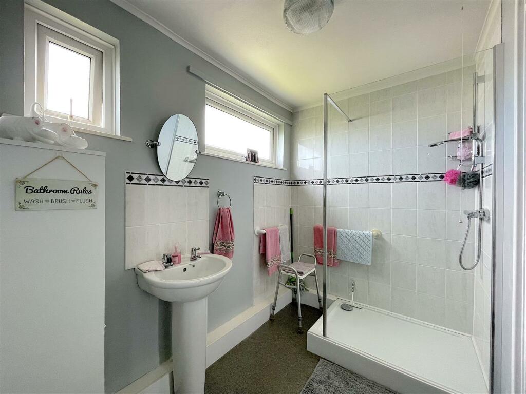 Bathroom (2).jpeg