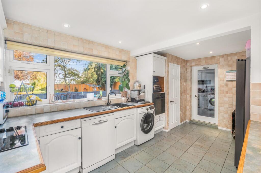 Strathcarron, 9a Twyford Avenue, Twyford-9.jpg