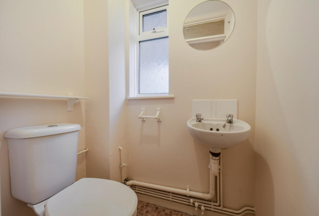 1374642-8-690a28f...