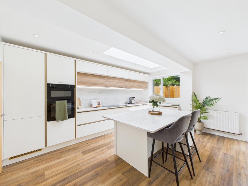 Kitchen/ Living Area