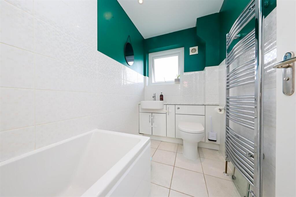 nicholas james clermont house bathroom_.jpg