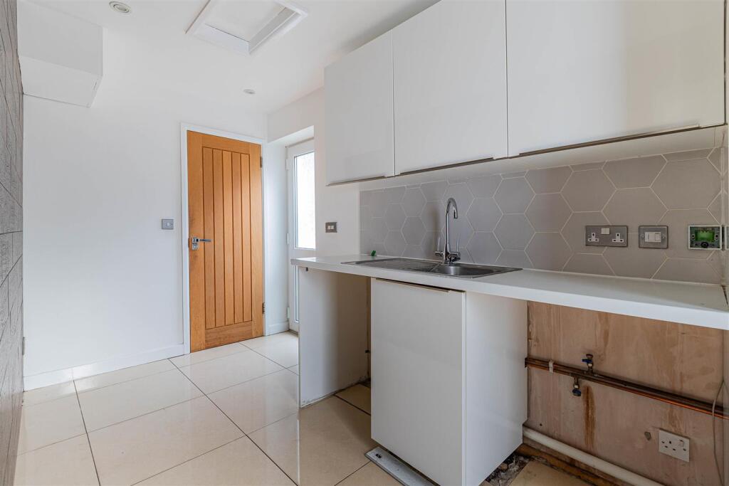 Bronwydd Close 6-11.jpg