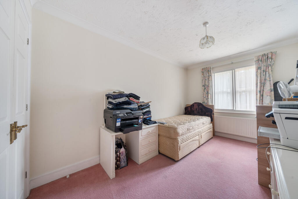 1328887-7-687e5a6...