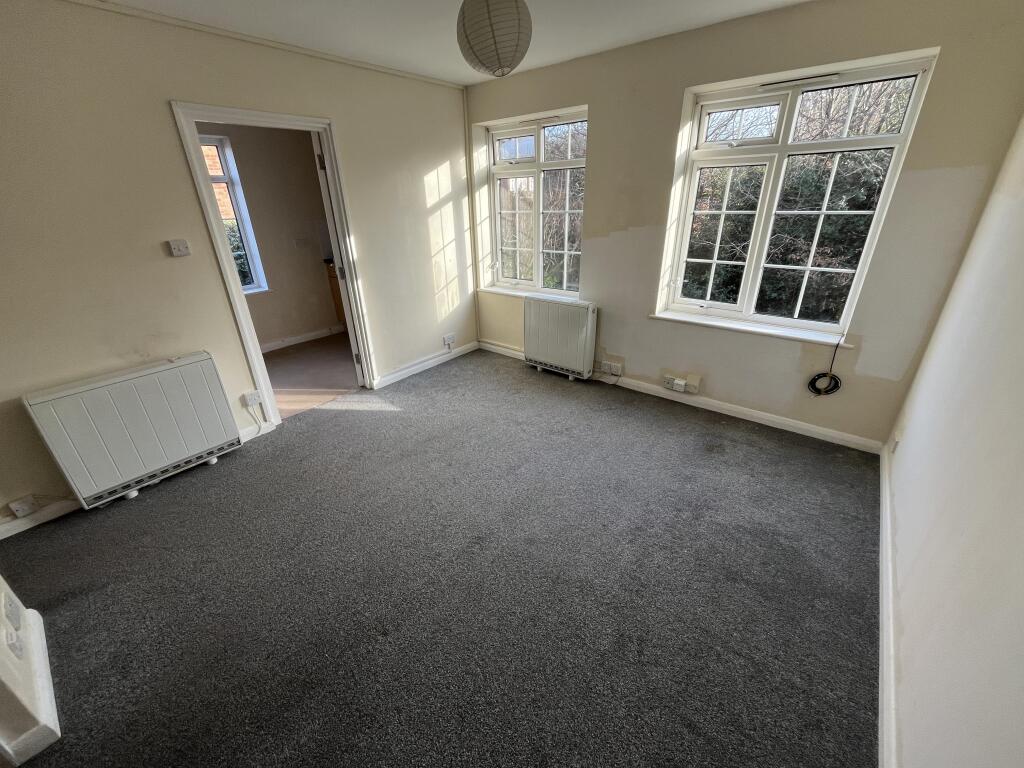 Flat 12 Elveden Court, Epsom Road, Leatherhead, Surrey, KT22