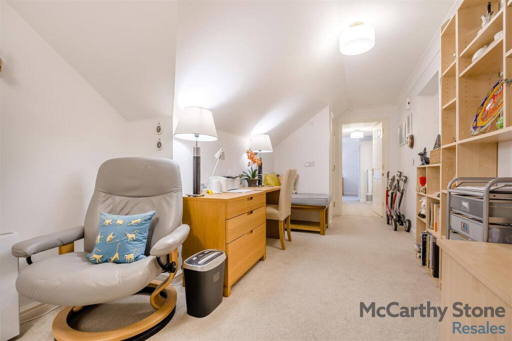 8671806-interior03.jpg