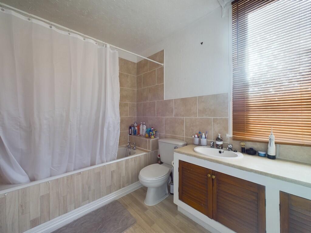 CAM02089G0-PR0393...