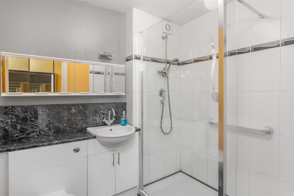 1 Hornbeam Close, Banbury-12.jpg