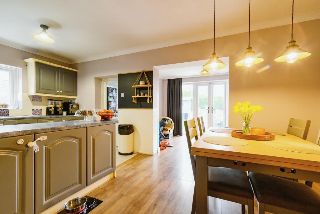Kitchen/Dining Room