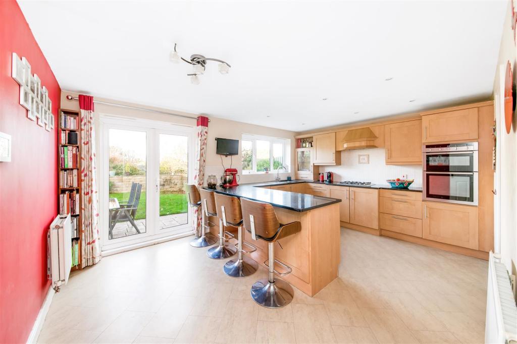 BREAKFAST KITCHEN