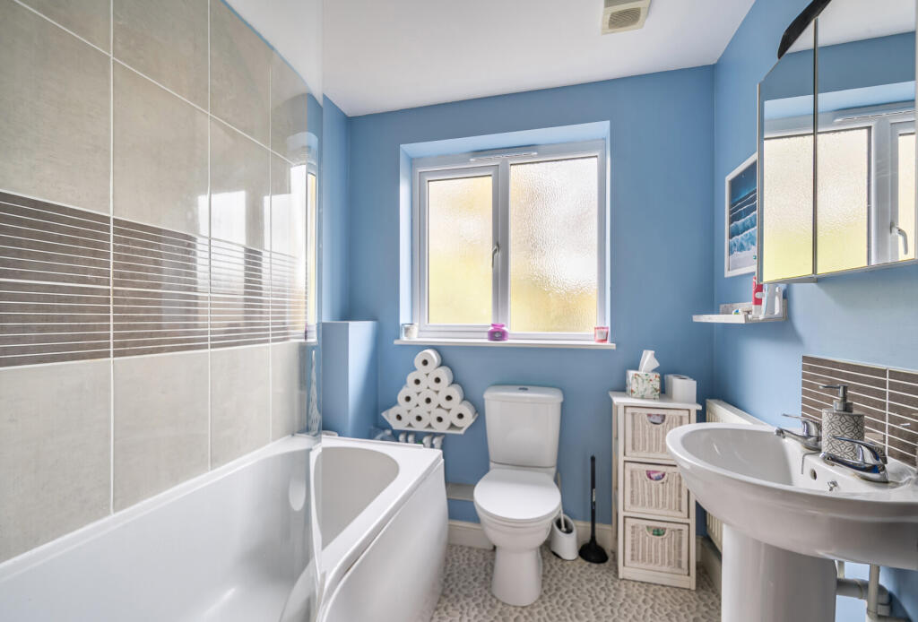 1376401-12-690b68...