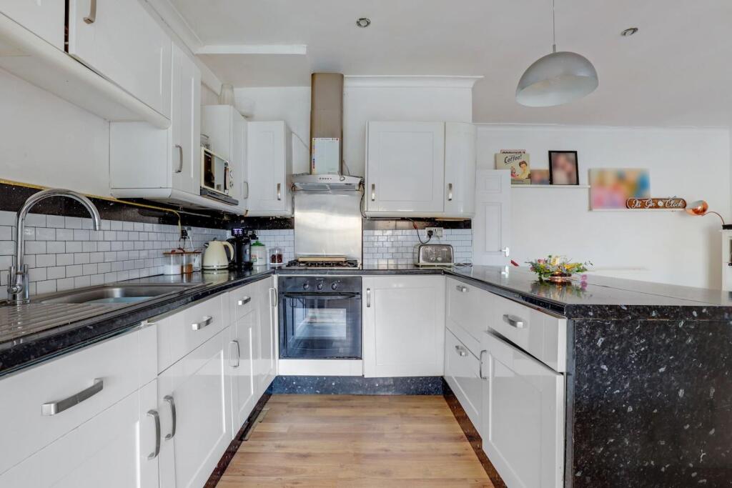 08-37f6JHPropWpen - 25 Warwick Road - 22-medium.jp