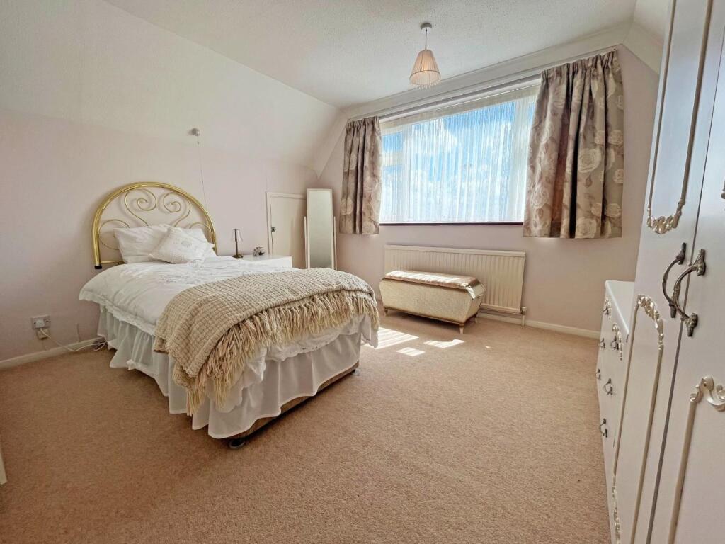 Bed 1.jpg