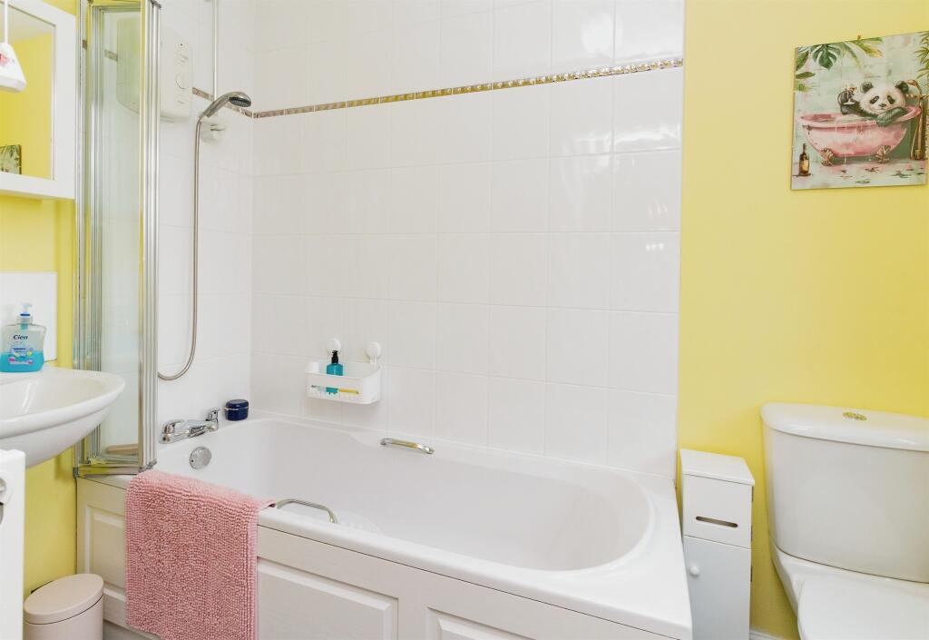 Family Bathroom: