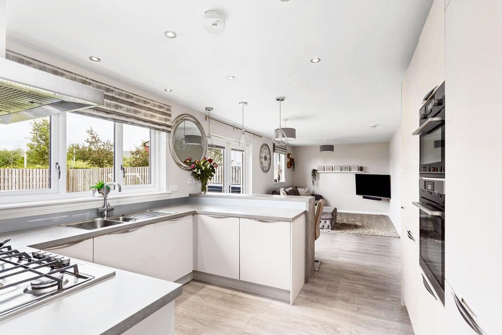 Kitchen/Dining/Family Lounge