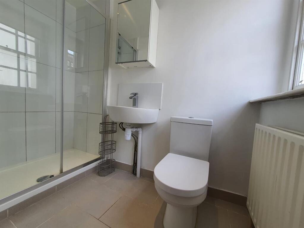 main bath.JPG