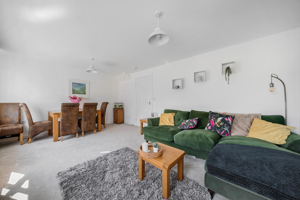 1312095-7-6852ee77cb5eb