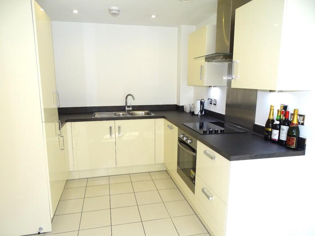 KITCHEN INCLUDING ALL APPLIANCES