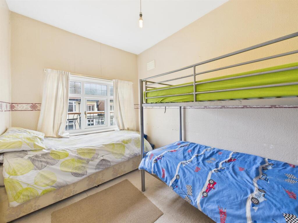 Bedroom: