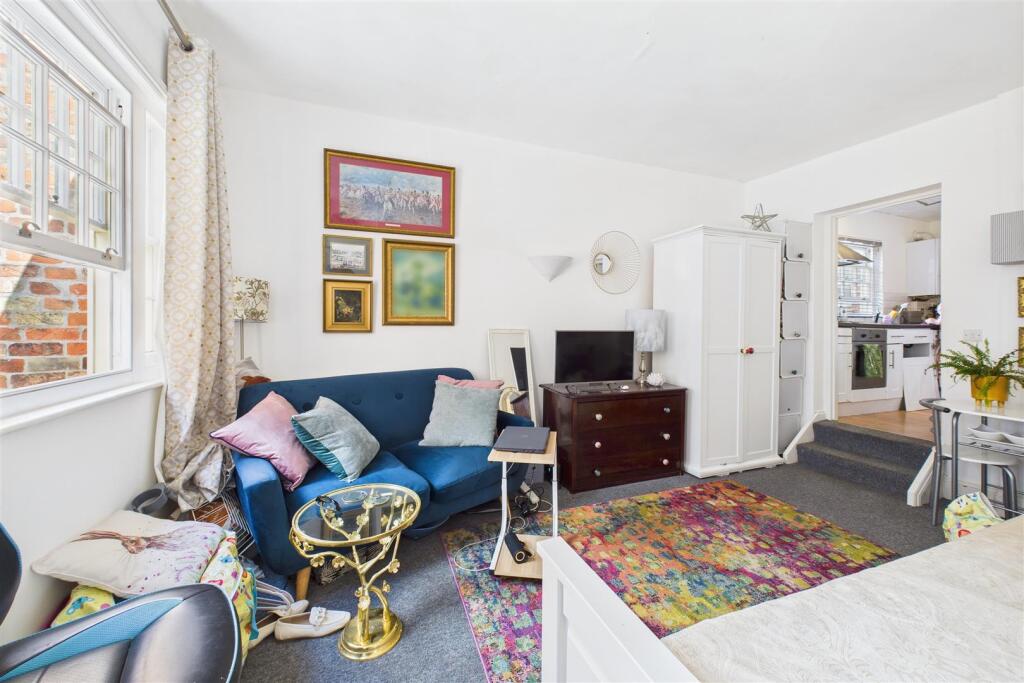 Flat 1, 2A Bull Lane, Westgate Street, Gloucester 