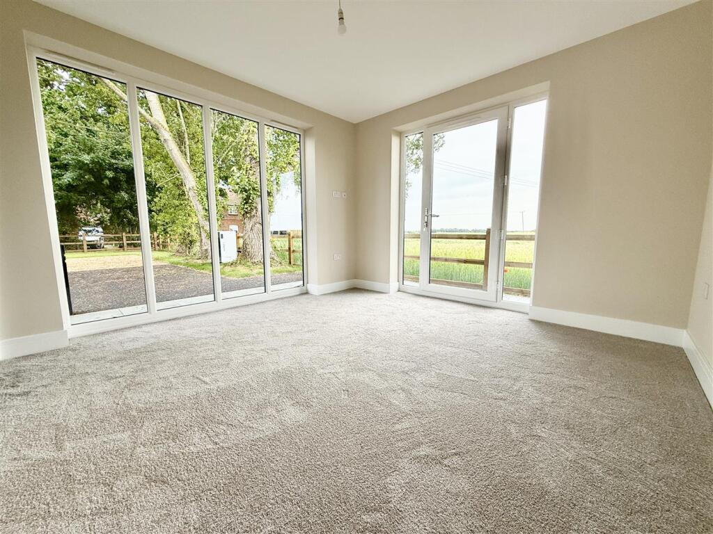 dining room / bedroom