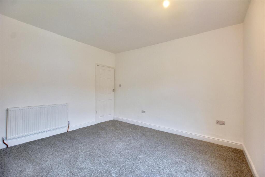 Bedroom 1_2.jpeg