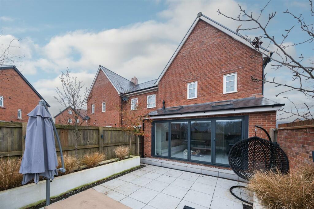 27 Hazelhurst Way-029.jpg