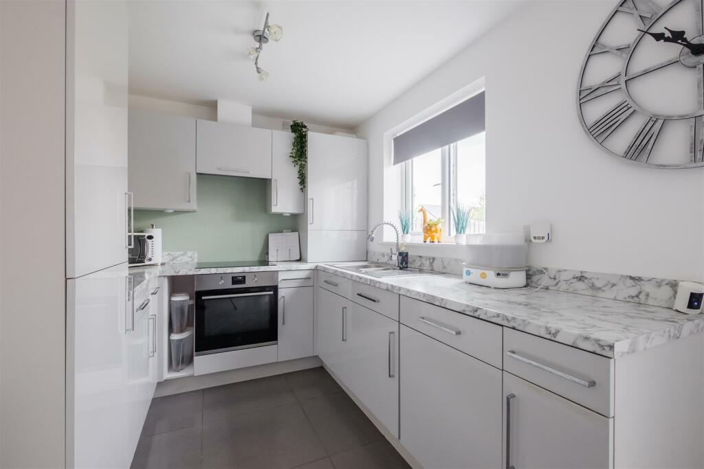 KITCHEN 1.jpg