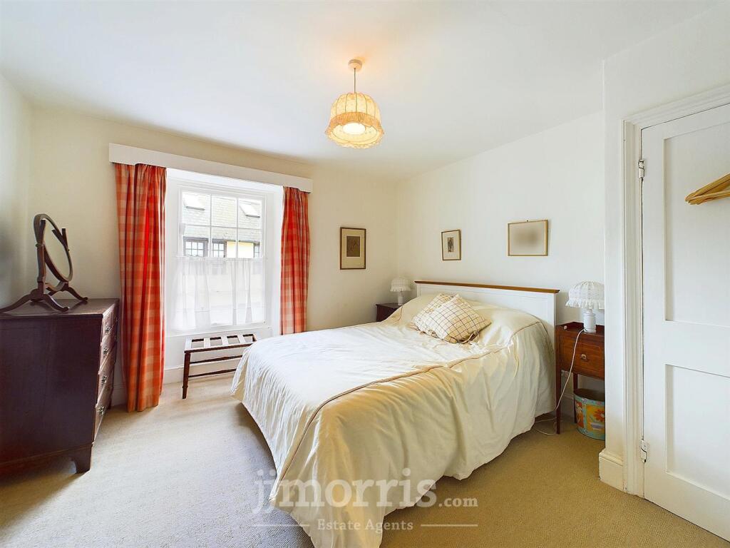 Bedroom 2 (Front)