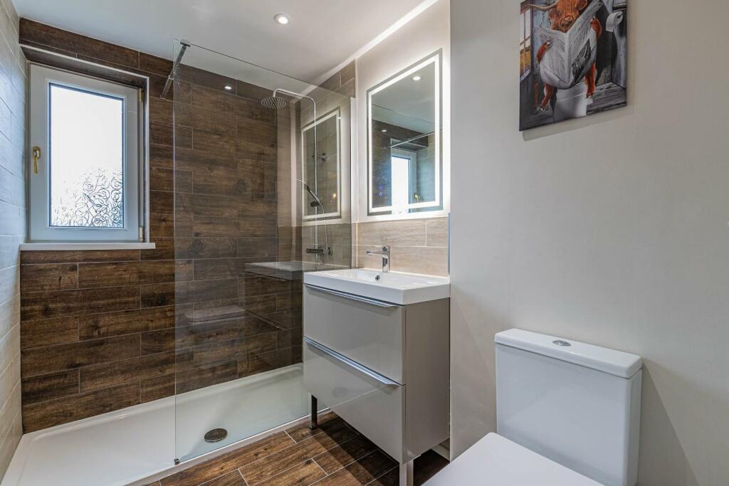 Llwyn Y Pia Road 50-36.jpg