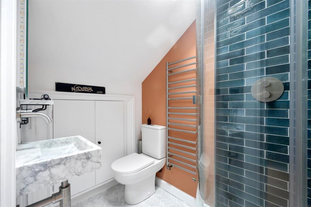 En-suite shower room